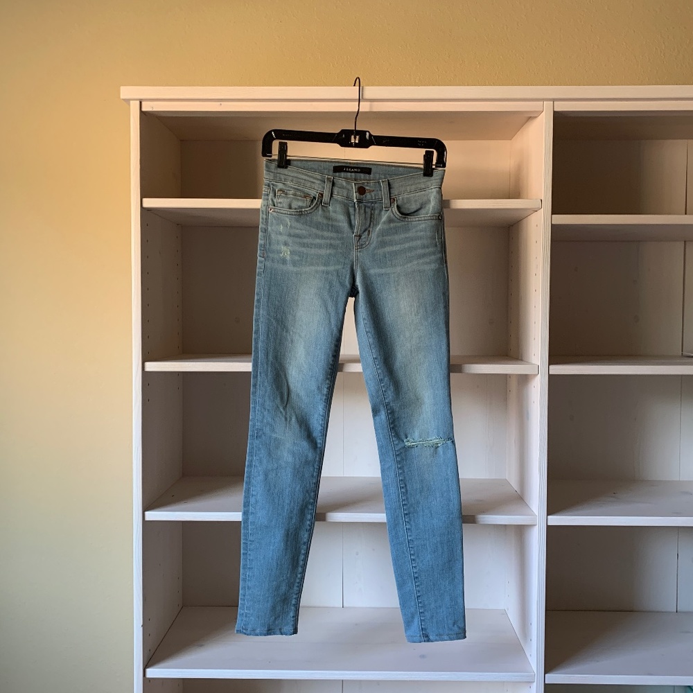J Brand Mid-Rise Distressed Ankle Skinny Jeans 24 in Rapture Light Wash